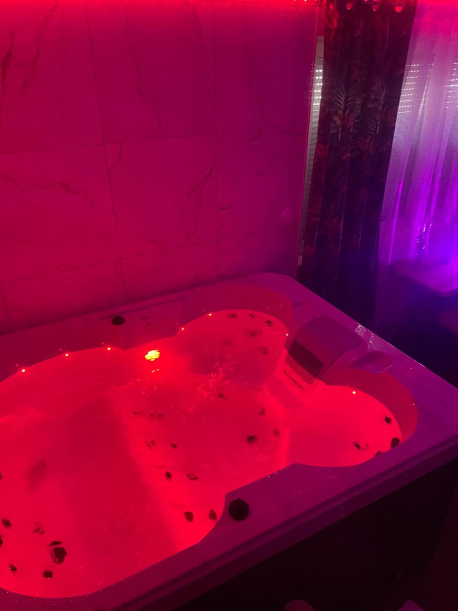 Lady Cosmopolite Hotel Арас Екстериор снимка
